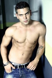 It is seeking discreet, reliable and classy company?
FIRST TIME IN DUBAI !!!
SHORT... ANDREBIGDICK