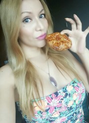I offer full service including massage, kissing, romance, sucking, active passive... Ts Sharlyn Asian blonde shemale
