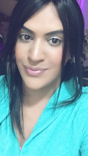Top and bottom cock 18 cm. Arabic shemale Shams in Dubai now